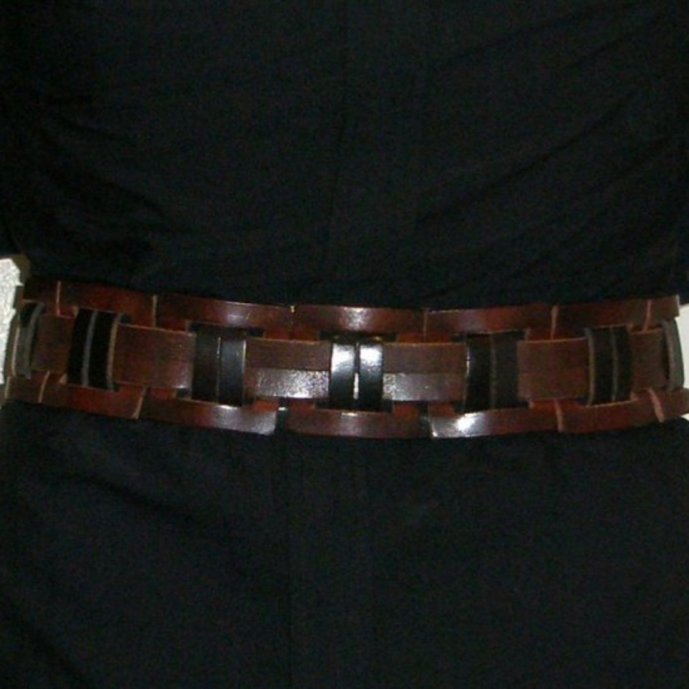$495 D Squared woven leather double prong brown belt - Picture 3 of 13